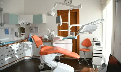 Contoh klinik gigi